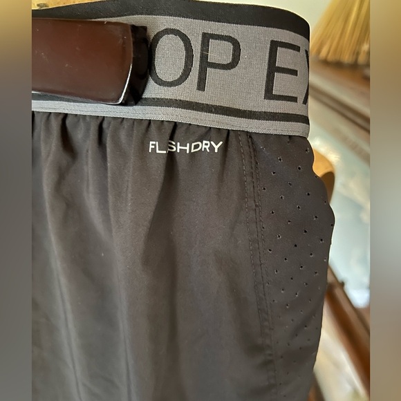 The North Face black skort - Picture 2 of 7